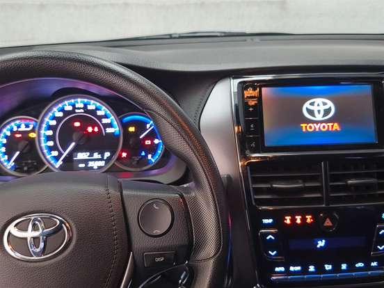 TOYOTA-YARIS-2022
