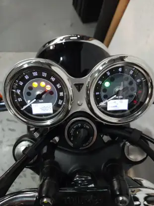 TRIUMPH-BONNEVILLE T100 900-2023