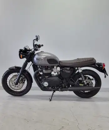 TRIUMPH-BONNEVILLE T120 BLACK 1200-2024