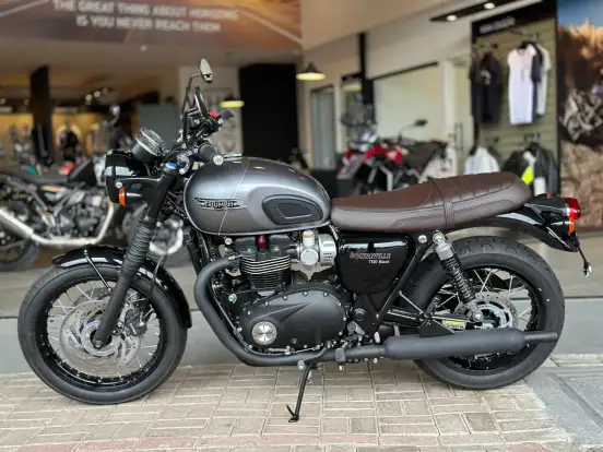 TRIUMPH-BONNEVILLE T120 BLACK 1200-2025