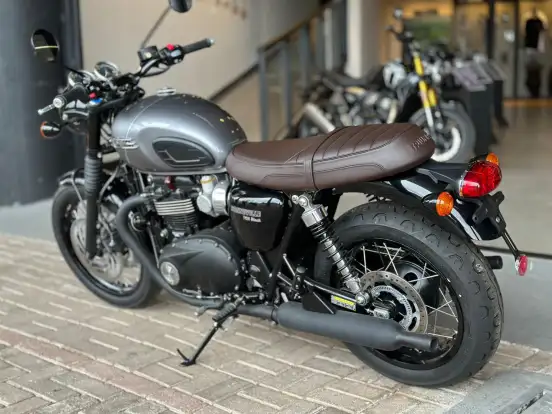 TRIUMPH-BONNEVILLE T120 BLACK 1200 TRIUMPH-BONNEVILLE T120 BLACK 1200-2025