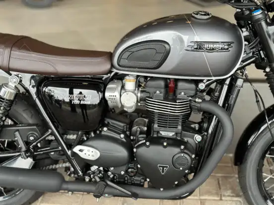 TRIUMPH-BONNEVILLE T120 BLACK 1200 TRIUMPH-BONNEVILLE T120 BLACK 1200-2025