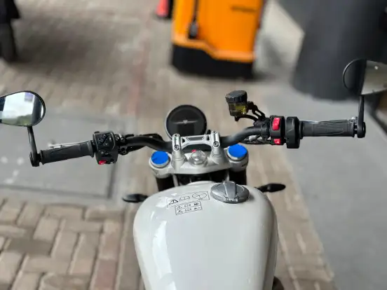 TRIUMPH-SPEED TWIN-2025