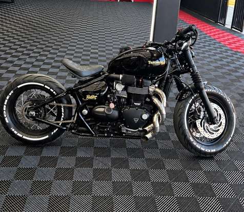 TRIUMPH-BONNEVILLE BOBBER 1200-2021