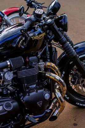 TRIUMPH-BONNEVILLE BOBBER 1200-2021