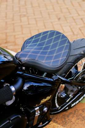 TRIUMPH-BONNEVILLE BOBBER 1200-2021