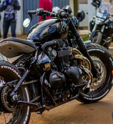 TRIUMPH-BONNEVILLE BOBBER 1200-2021