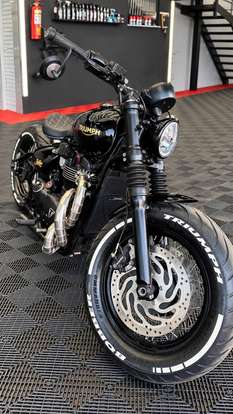 TRIUMPH-BONNEVILLE BOBBER 1200-2021
