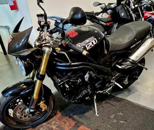 TRIUMPH-SPEED TRIPLE 1050i-2006