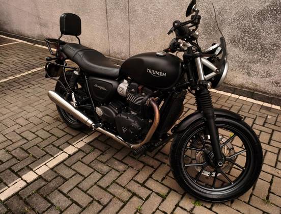 TRIUMPH STREET TWIN 