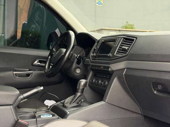 VOLKSWAGEN-AMAROK-2019