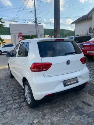 VOLKSWAGEN-FOX-2015