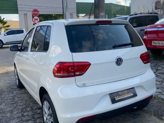 VOLKSWAGEN-FOX-1.0 MPI TRENDLINE 12V FLEX 4P MANUAL VOLKSWAGEN-FOX-2015
