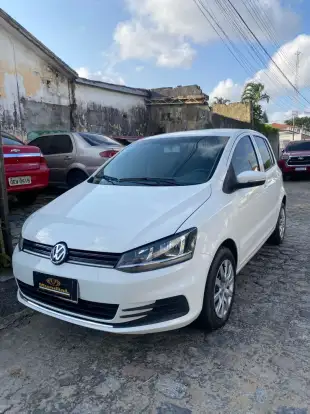 VOLKSWAGEN-FOX-2015