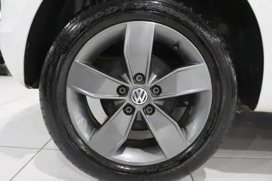 VOLKSWAGEN-FOX-2019