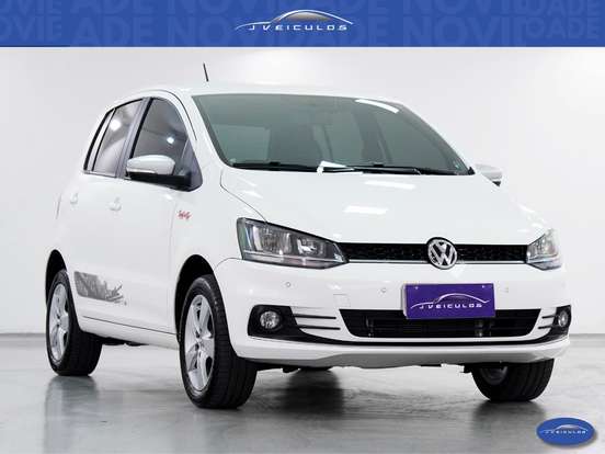 VOLKSWAGEN-FOX-2015