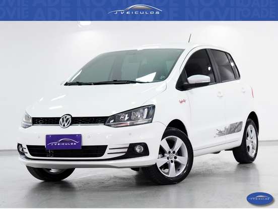 VOLKSWAGEN-FOX-2015