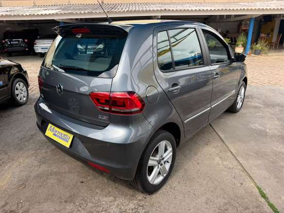 VOLKSWAGEN-FOX-2015