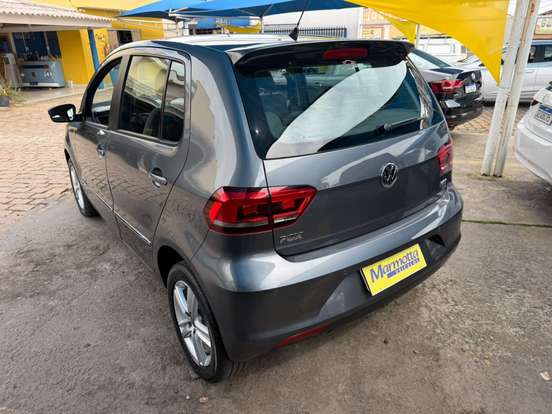 VOLKSWAGEN-FOX-2015