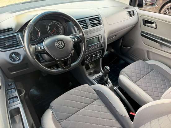VOLKSWAGEN-FOX-1.6 MSI HIGHLINE 16V FLEX 4P MANUAL VOLKSWAGEN-FOX-2015