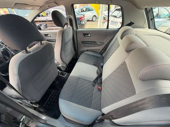 VOLKSWAGEN-FOX-1.6 MSI HIGHLINE 16V FLEX 4P MANUAL VOLKSWAGEN-FOX-2015