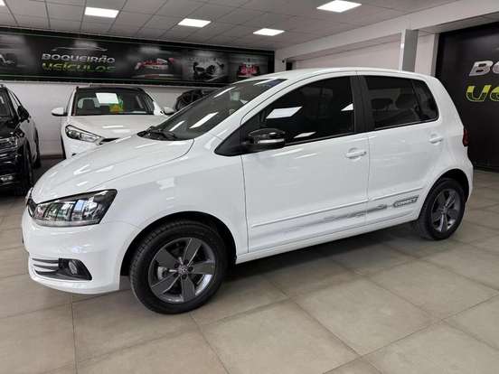 VOLKSWAGEN-FOX-1.6 MSI TOTAL FLEX CONNECT 4P MANUAL VOLKSWAGEN-FOX-2020
