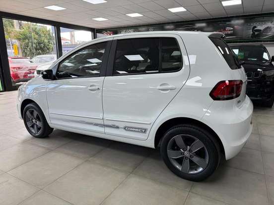 VOLKSWAGEN-FOX-2020