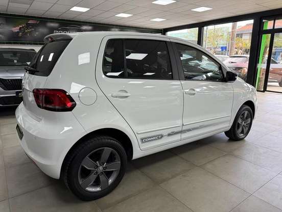 VOLKSWAGEN-FOX-2020