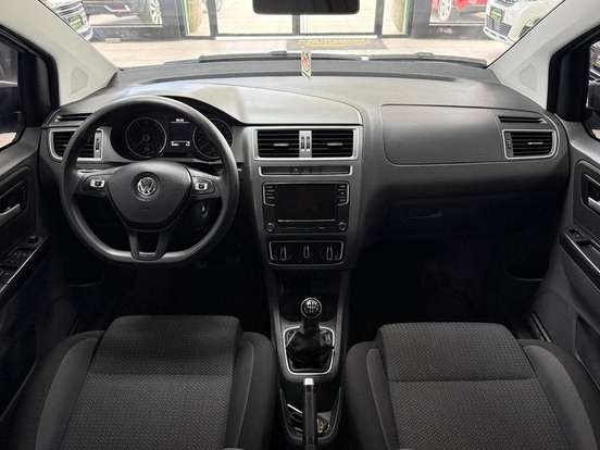 VOLKSWAGEN-FOX-2020
