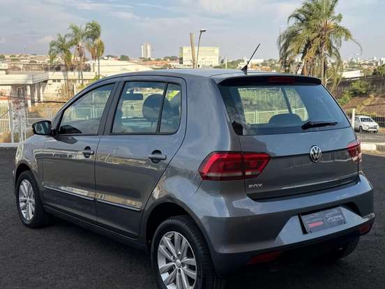 VOLKSWAGEN-FOX-1.6 MSI TOTAL FLEX CONNECT 4P MANUAL VOLKSWAGEN-FOX-2018