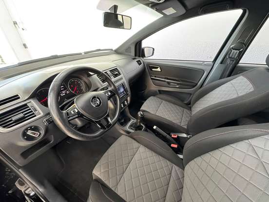 VOLKSWAGEN-FOX-2018