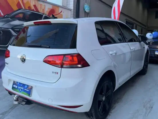 VOLKSWAGEN-GOLF-1.0 TSI COMFORTLINE 12V TOTAL FLEX 4P MANUAL VOLKSWAGEN-GOLF-2017