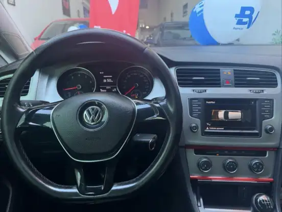 VOLKSWAGEN-GOLF-1.0 TSI COMFORTLINE 12V TOTAL FLEX 4P MANUAL VOLKSWAGEN-GOLF-2017