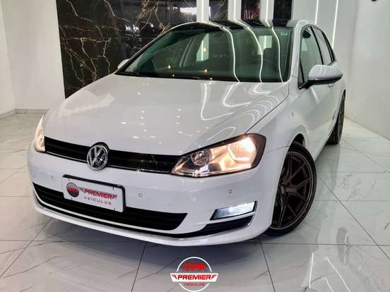 VOLKSWAGEN-GOLF-2015