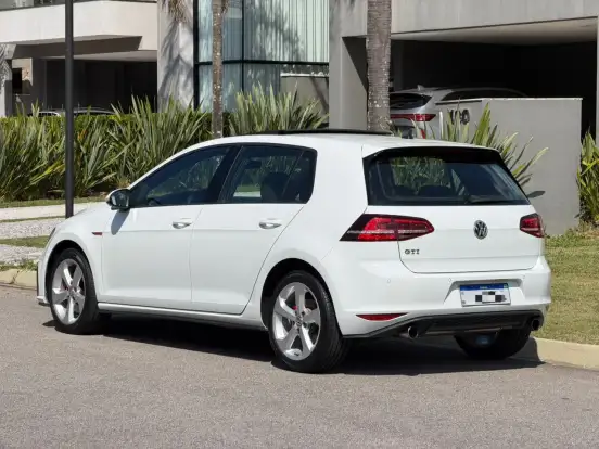 VOLKSWAGEN-GOLF-2017