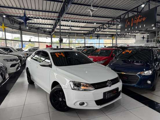 VOLKSWAGEN-JETTA-2014
