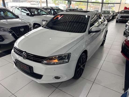 VOLKSWAGEN-JETTA-2014