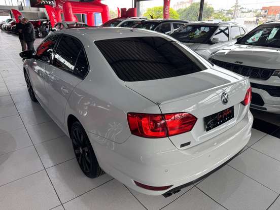 VOLKSWAGEN-JETTA-2.0 COMFORTLINE FLEX 4P TIPTRONIC VOLKSWAGEN-JETTA-2014