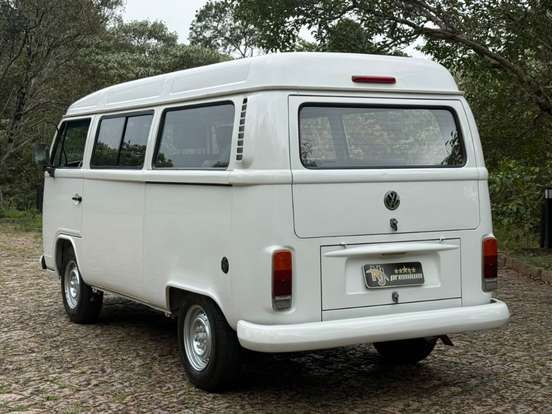 VOLKSWAGEN-KOMBI-1.4 MI STD LOTAÇÃO 8V FLEX 3P MANUAL VOLKSWAGEN-KOMBI-2013