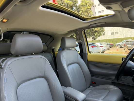 VOLKSWAGEN-NEW BEETLE-2009