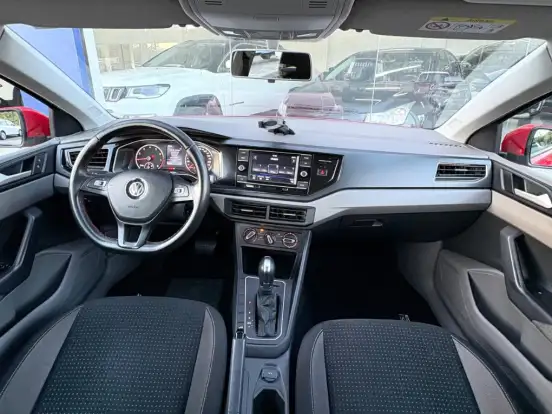 VOLKSWAGEN-POLO-1.0 200 TSI COMFORTLINE AUTOMÁTICO VOLKSWAGEN-POLO-2018