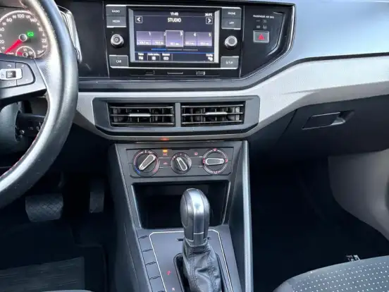 VOLKSWAGEN-POLO-1.0 200 TSI COMFORTLINE AUTOMÁTICO VOLKSWAGEN-POLO-2018