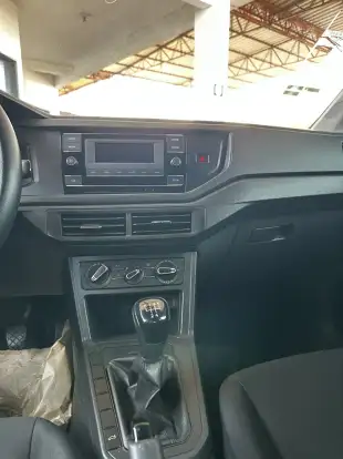 VOLKSWAGEN-POLO-2023