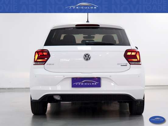 VOLKSWAGEN-POLO-2018
