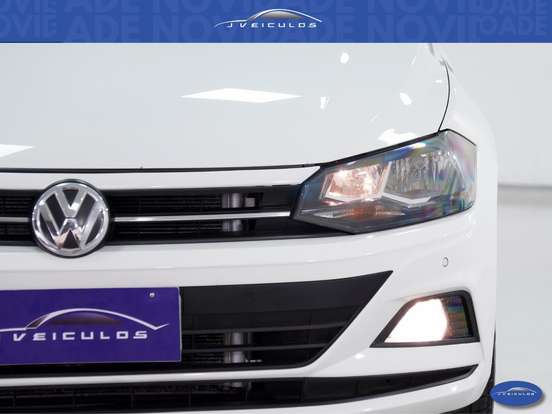 VOLKSWAGEN-POLO-2018