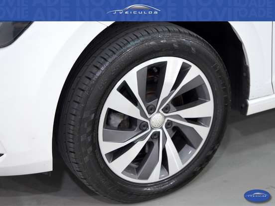 VOLKSWAGEN-POLO-2018