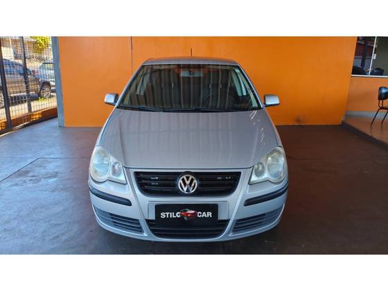 VOLKSWAGEN POLO SEDAN 1.6 8V GASOLINA 4P MANUAL