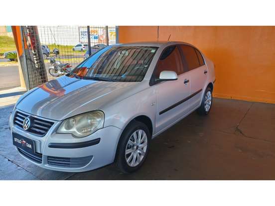 VOLKSWAGEN-POLO SEDAN-1.6 8V GASOLINA 4P MANUAL VOLKSWAGEN-POLO SEDAN-2008
