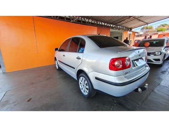 VOLKSWAGEN-POLO SEDAN-1.6 8V GASOLINA 4P MANUAL VOLKSWAGEN-POLO SEDAN-2008