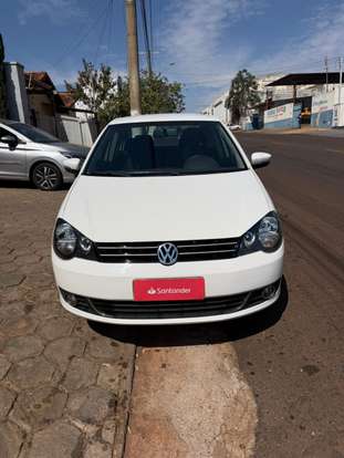 VOLKSWAGEN-POLO SEDAN-2012